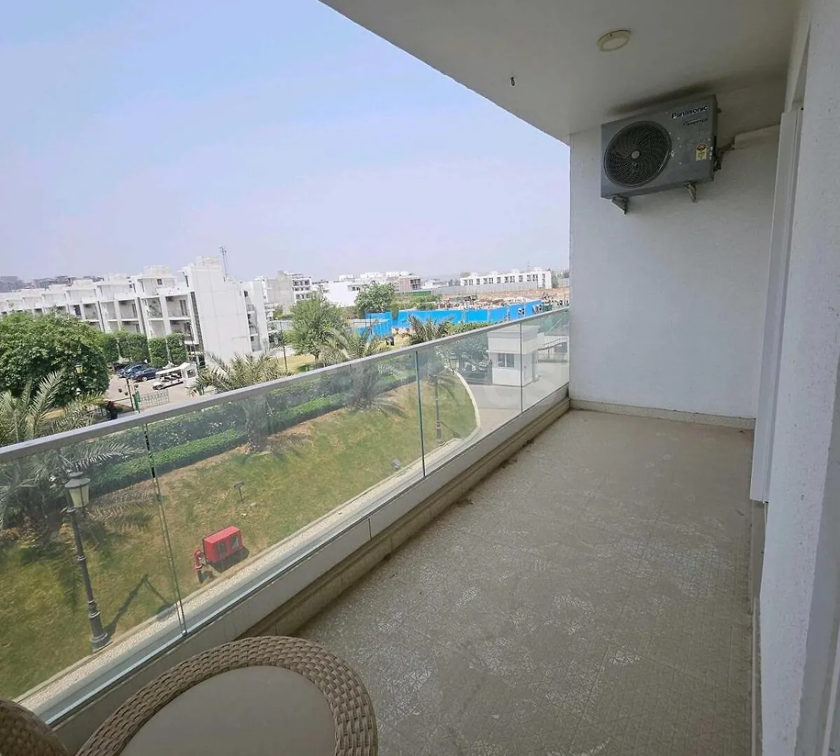 구르가온 Relaxing 1Bhk Retreat With Pool View 아파트 0*,